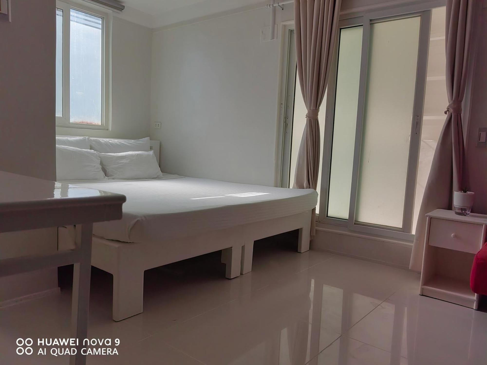 Mecasa Hotel Balabag  Екстер'єр фото